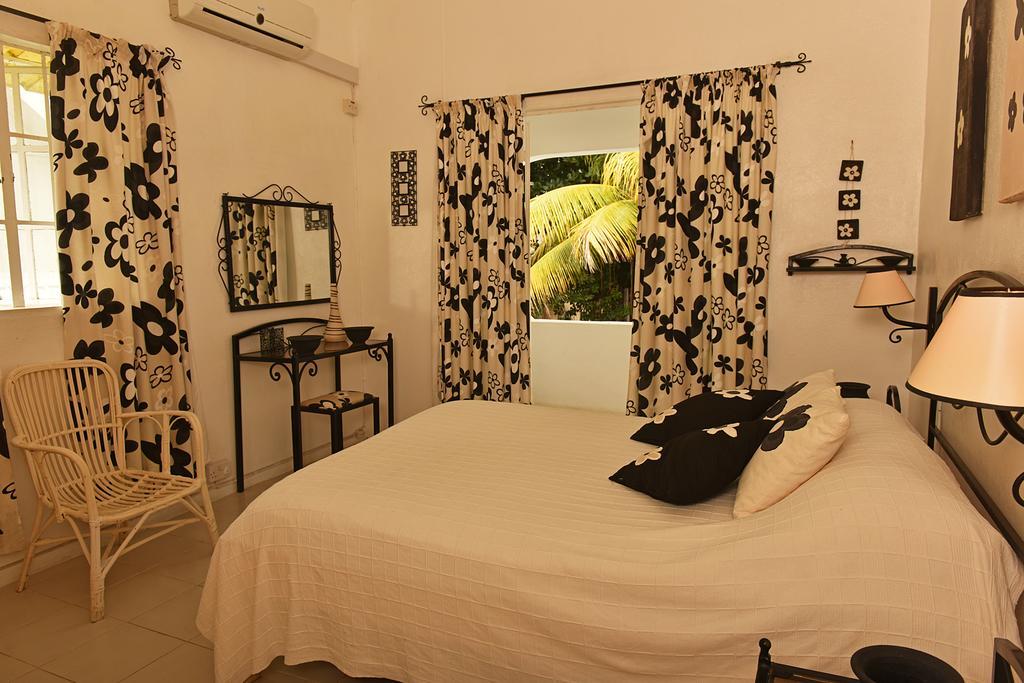 Guest house Chezpat Tourists Blue Bay