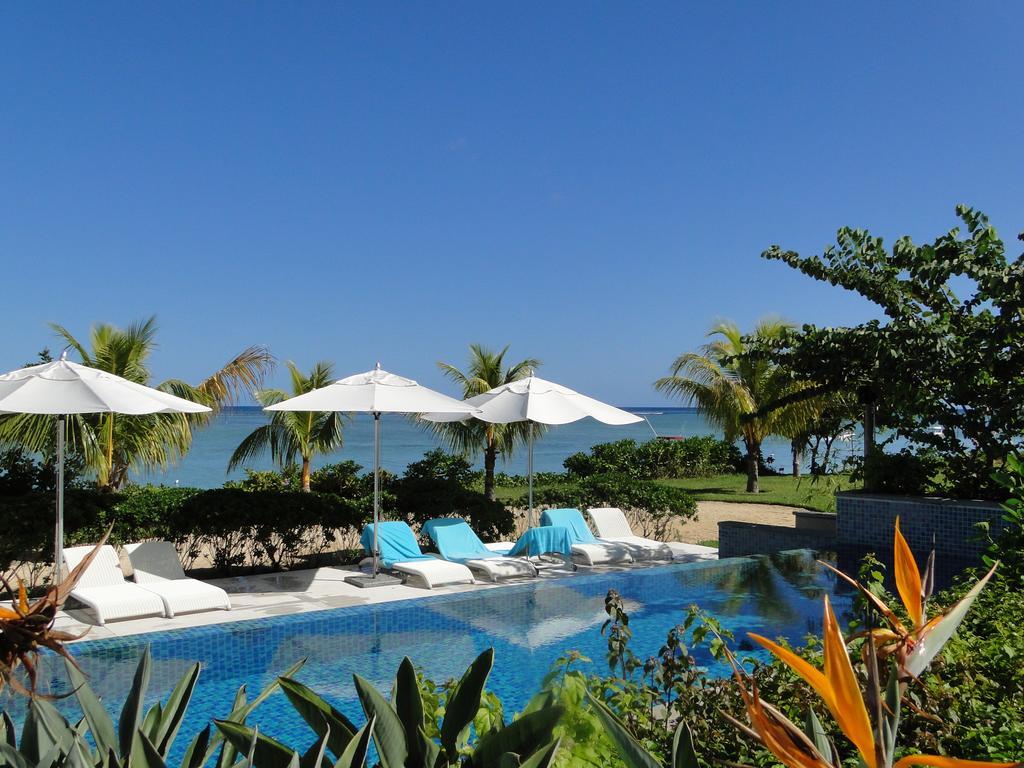 Apartment Cap Ouest: Luxury Beachfront Flic en Flac
