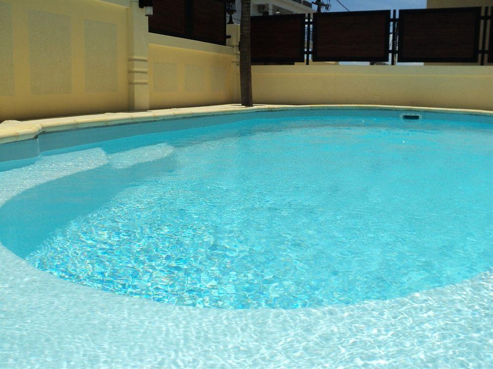 Monalysa St Honore & * Grand Baie
