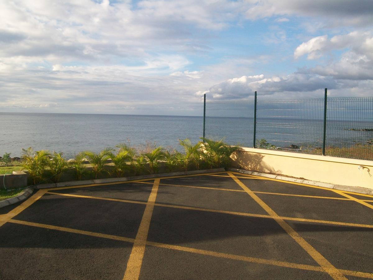 Pierre Blue-seafront Flic en Flac