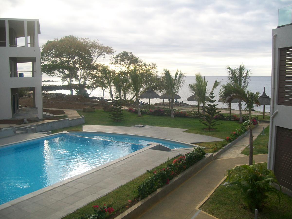 Pierre Blue-seafront Apartment