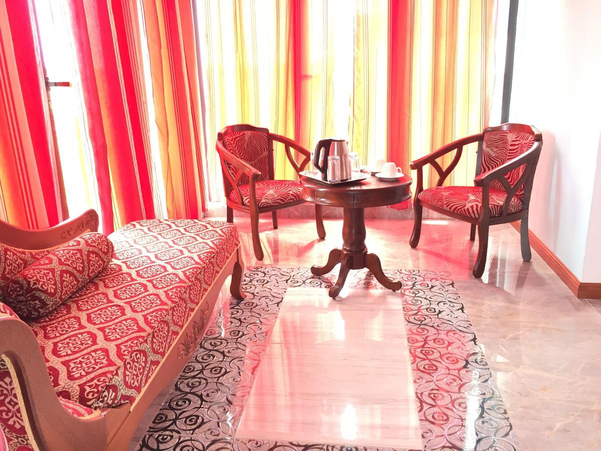 Skylineinn 2* Surinam