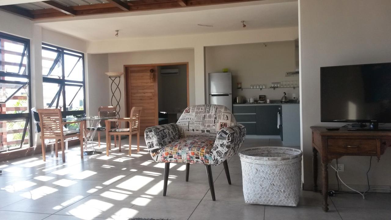 Atrium Apartment *
