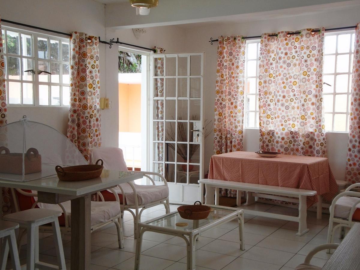 Guest house Chezpat Tourists Blue Bay