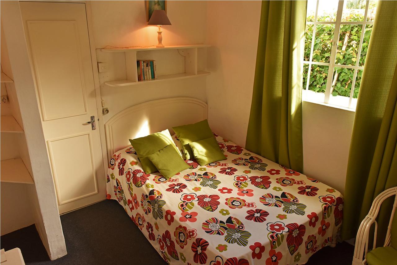 Chezpat Tourists Guest house Blue Bay