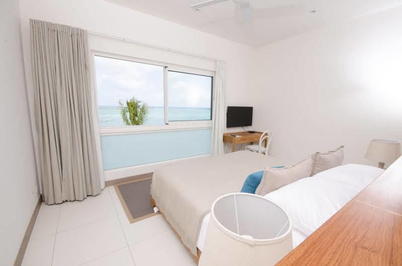 L'escale Beachfront Residences Apartment *