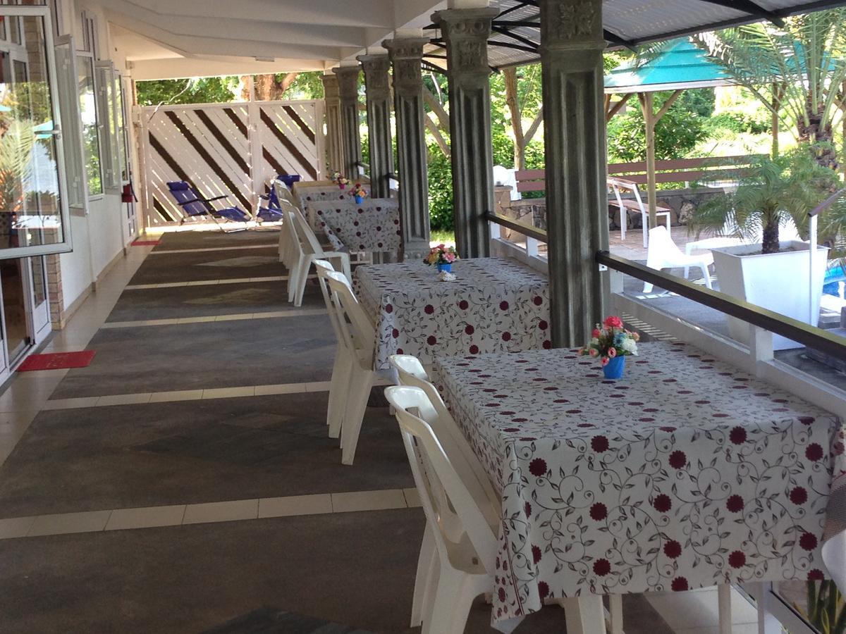 Oasis Inn La Ferme