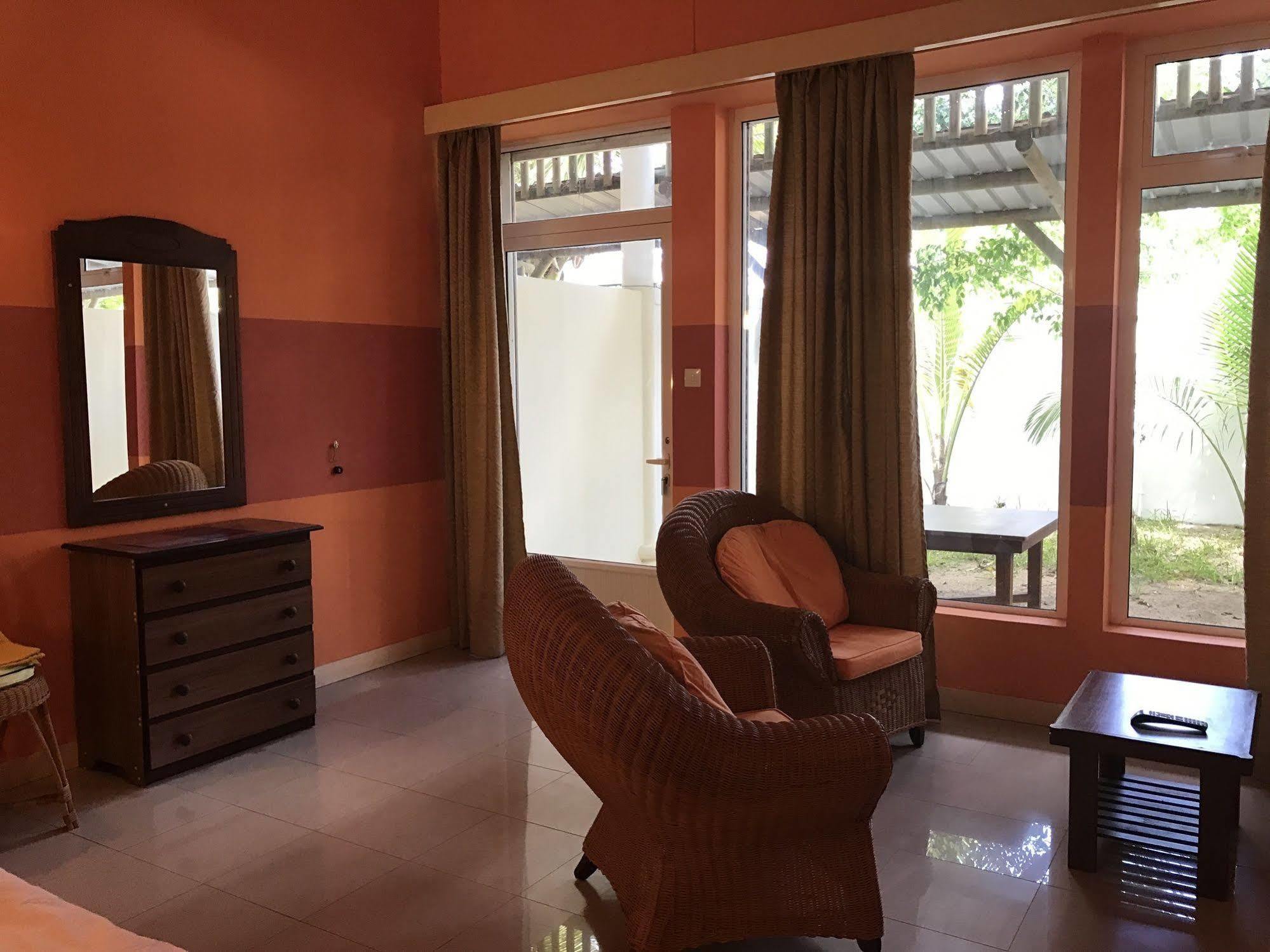 La De Hotel Trou aux Biches