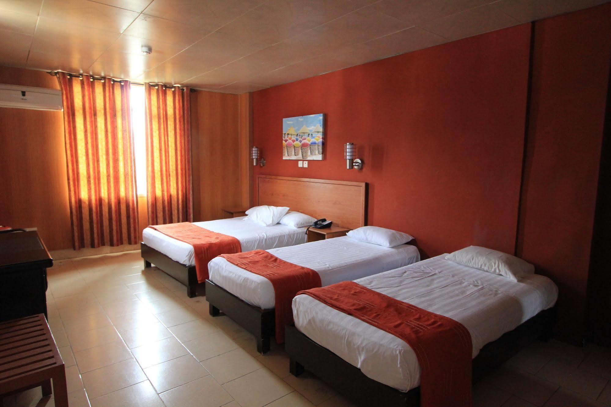 Champ De Mars Hotel