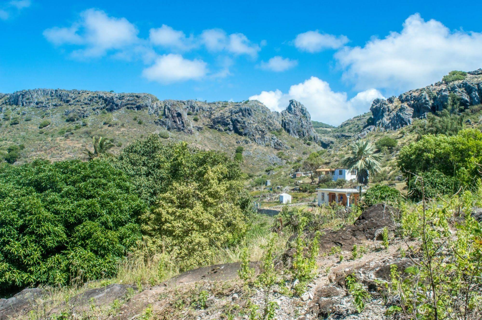 La Allamanda Guest house
