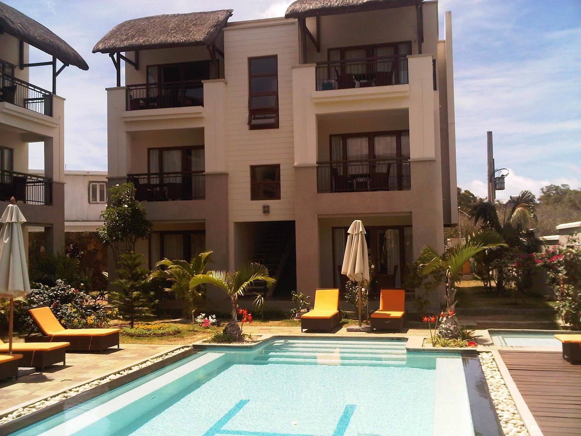 Aparthotel Grand Bay Suites 4*