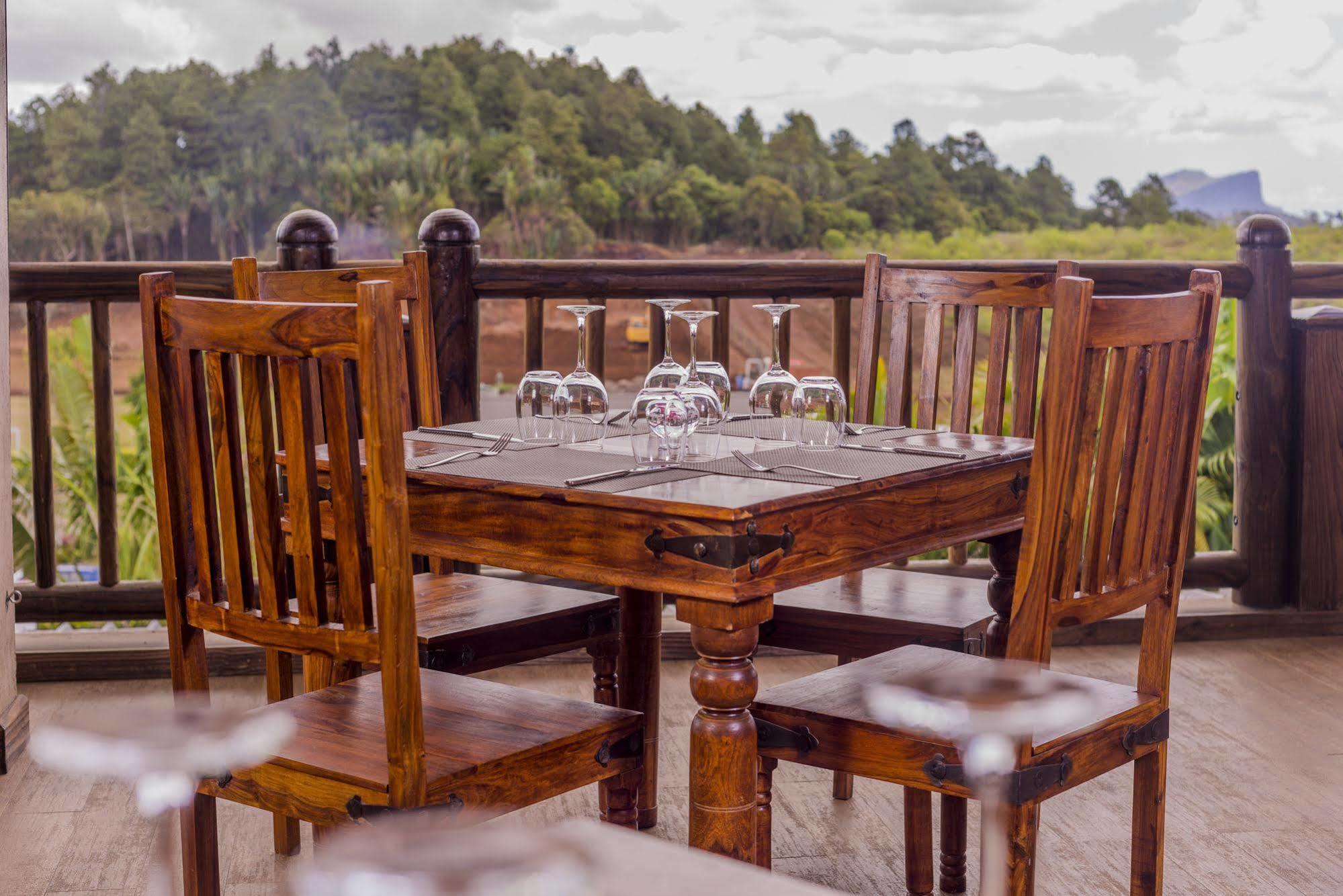 7 Cascades Restaurant Bar & Lodges 4*