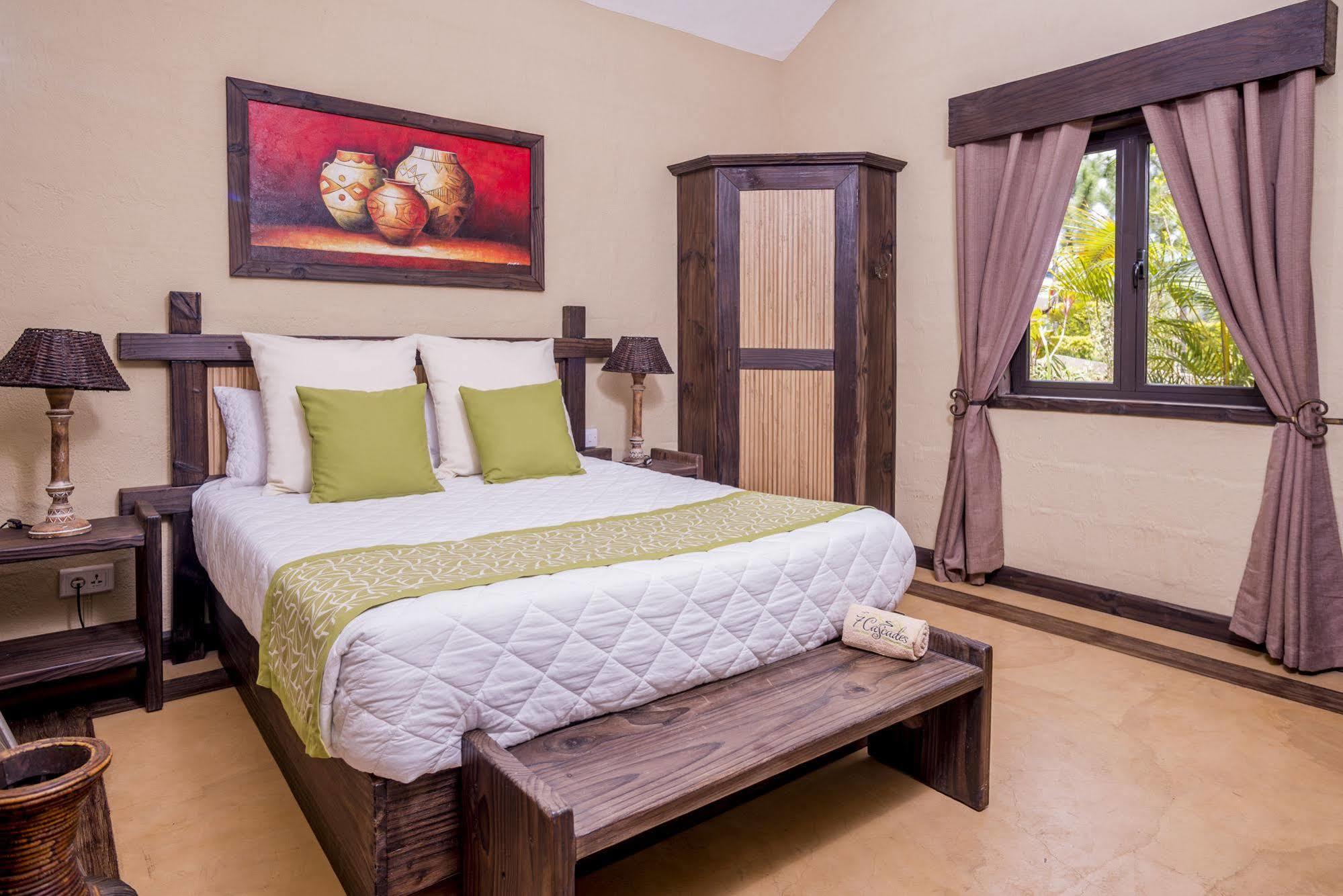 7 Cascades Restaurant Bar & Lodges Hotel 4*