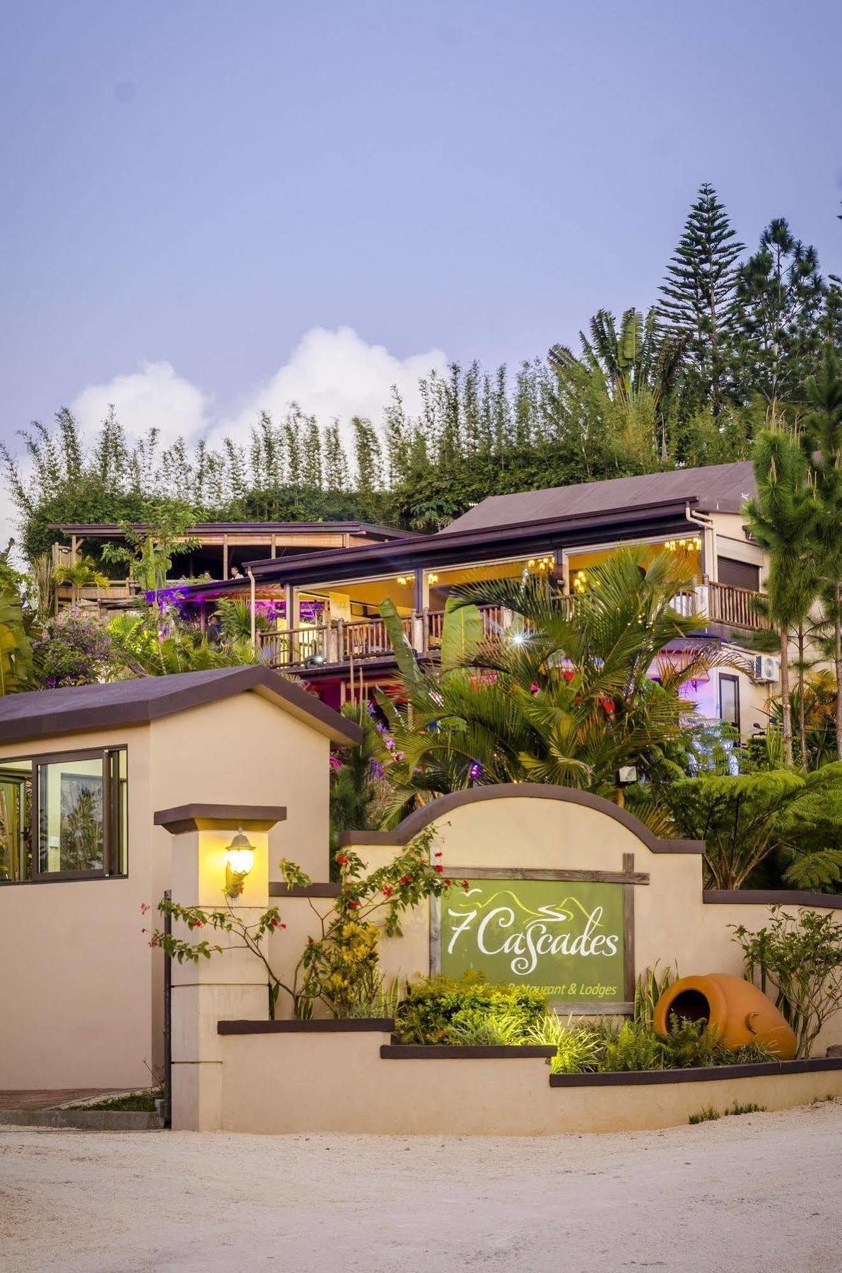 7 Cascades Restaurant Bar & Lodges 4*
