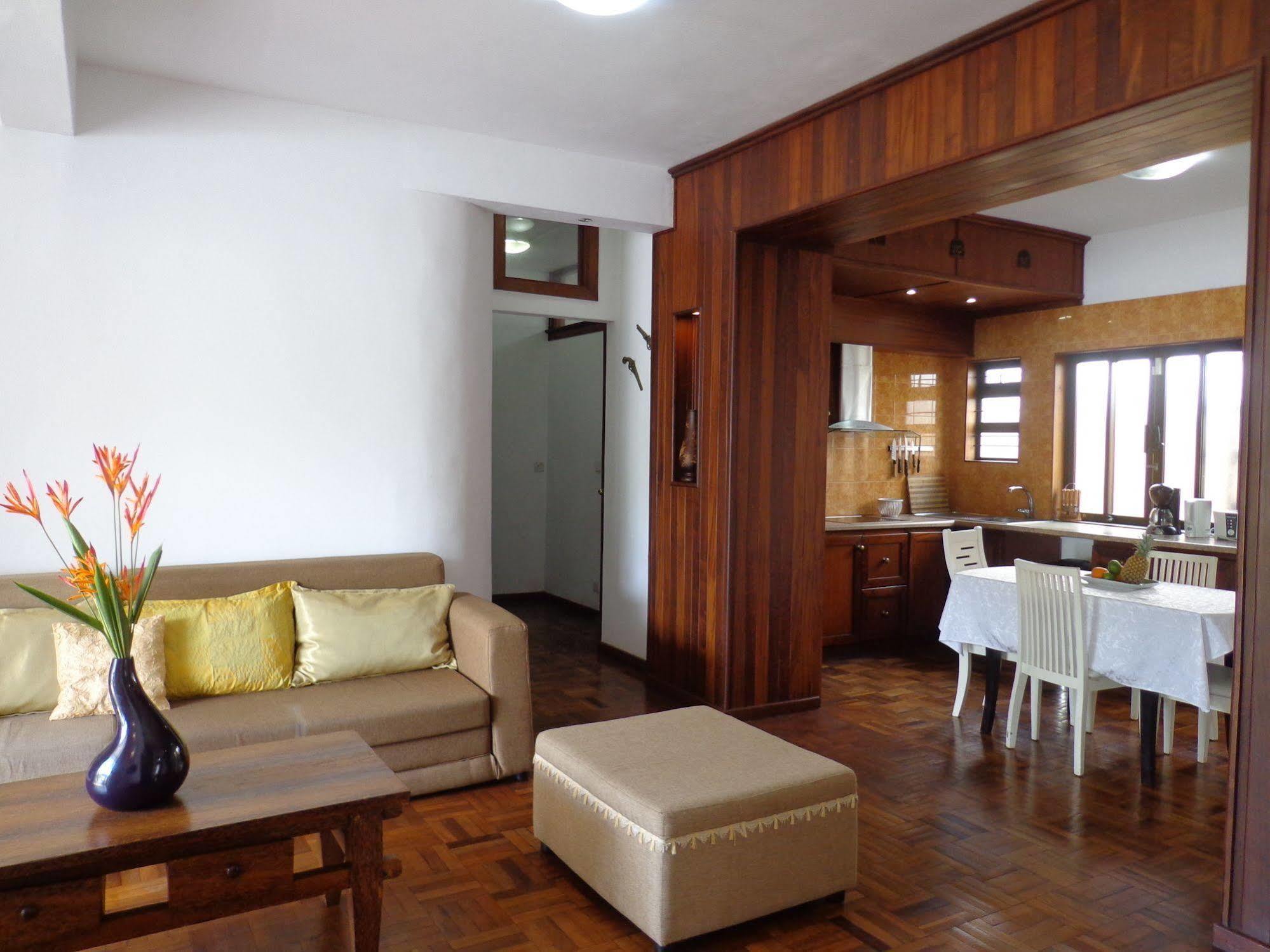 Royal Ho Apartment *
