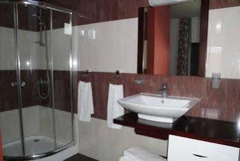 Royal Ho Apartment *