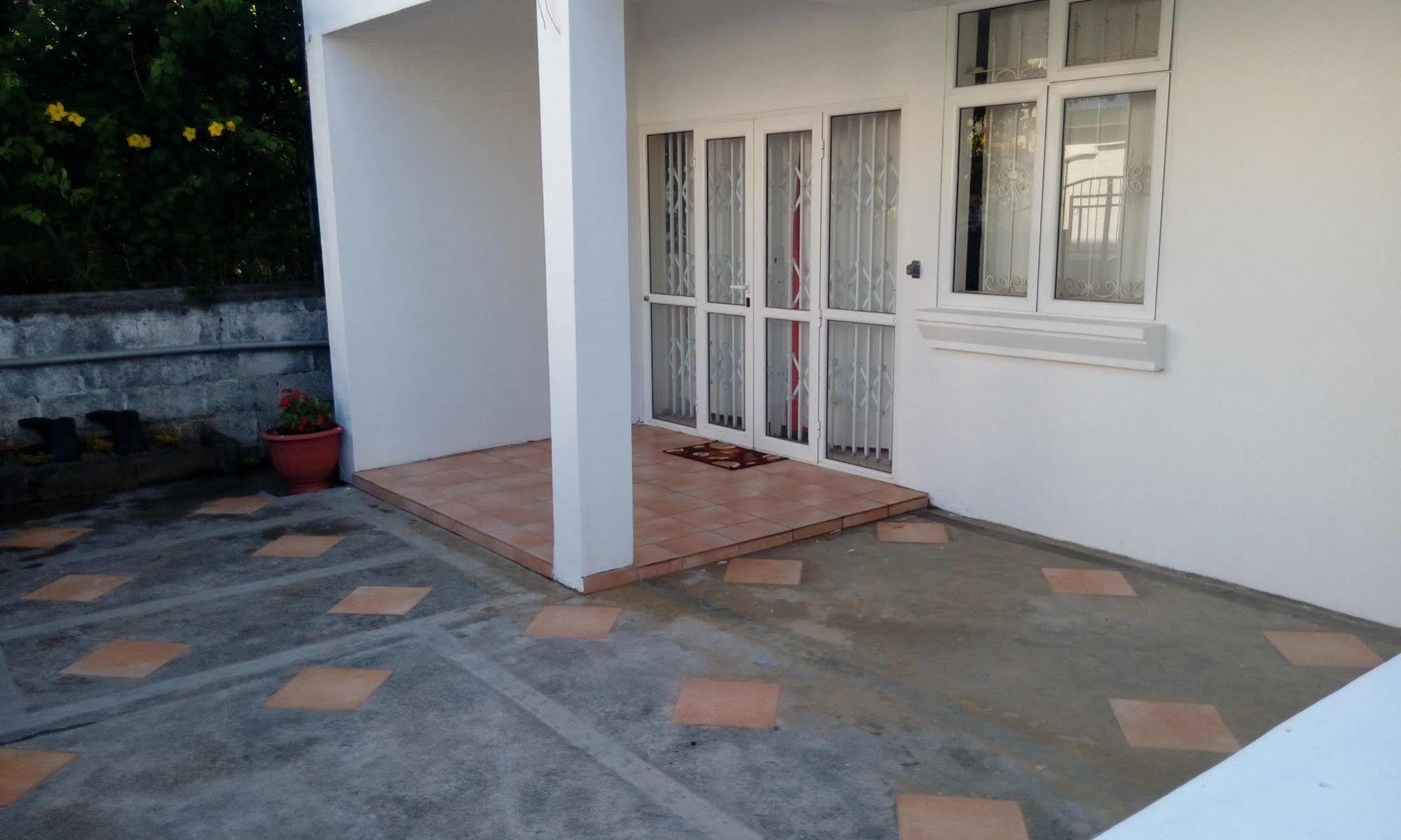 Chetty Tourist Hotel Pereybere Beach