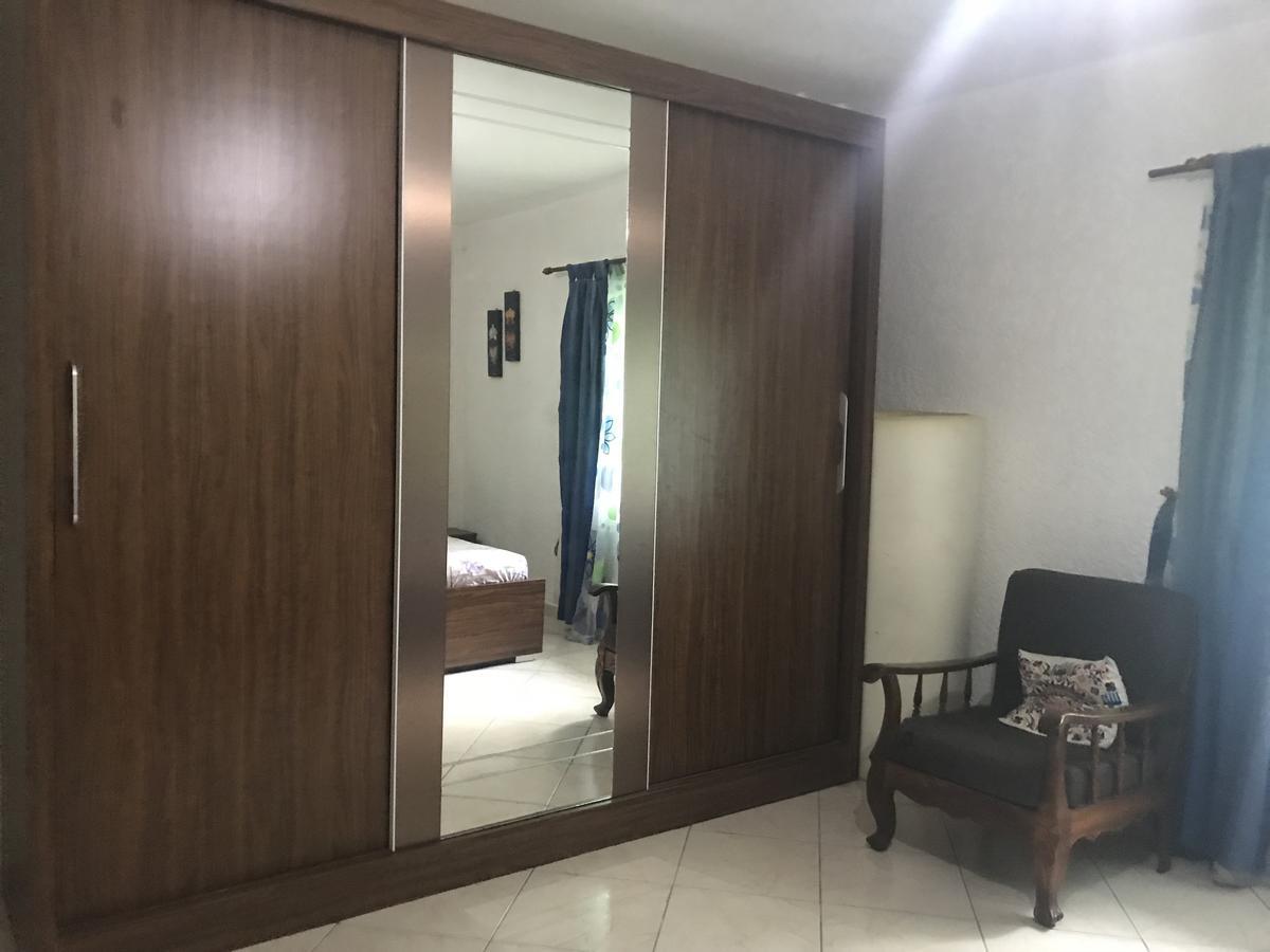 Grenadiers Apartment *