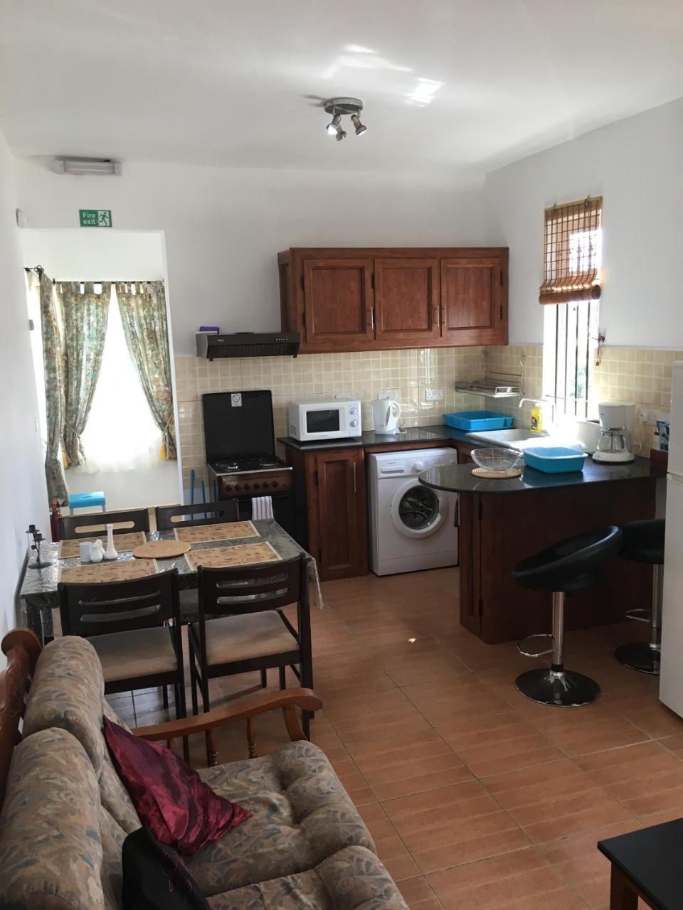 Self Catering * Trou aux Biches