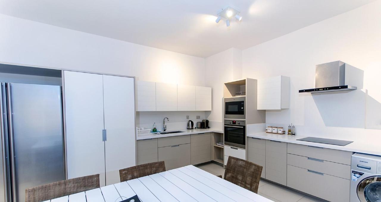 Cap Ouest Luxury Penthouse