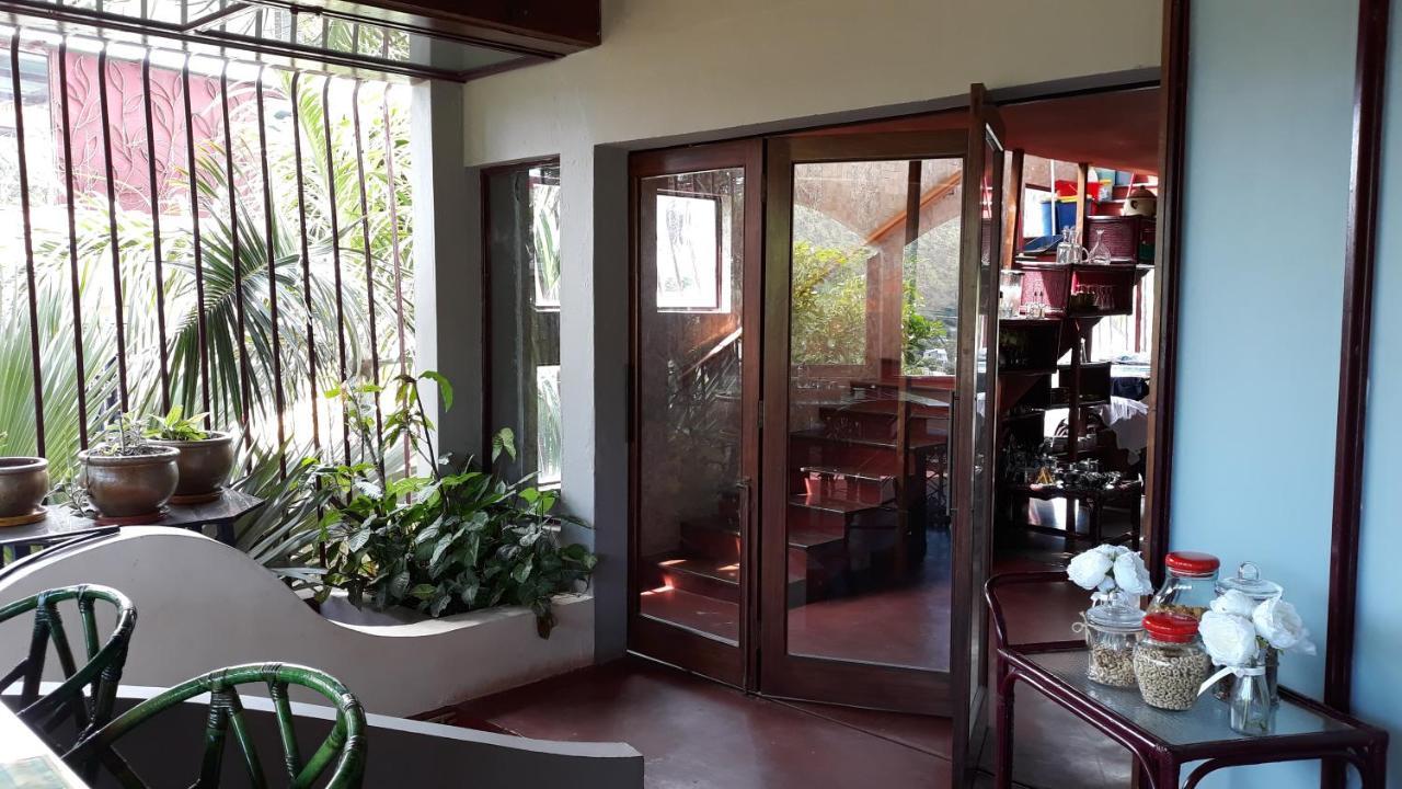 Manoir De La Citadelle Guest house Port Louis