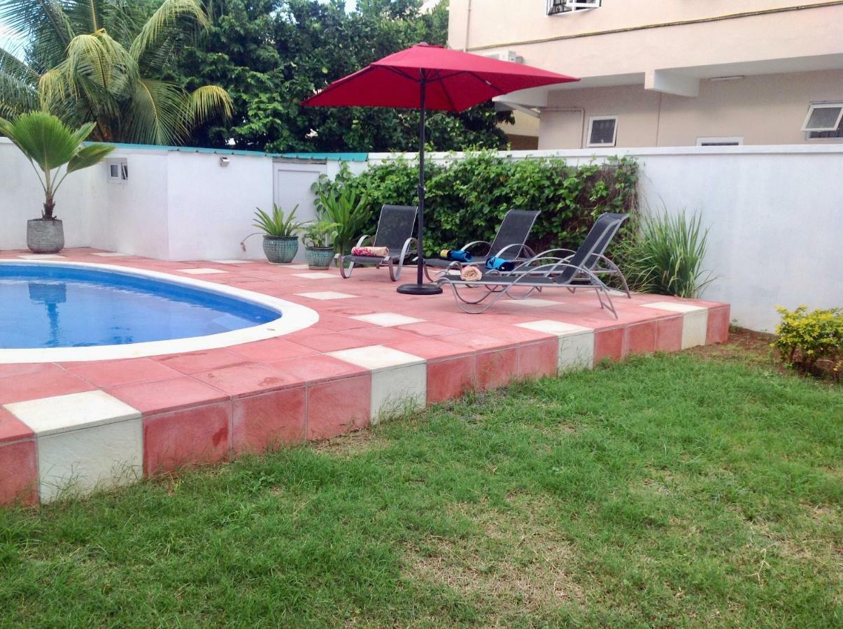 Cardamon Villa: Beachside Retreat With Pool Pousada Flic en Flac