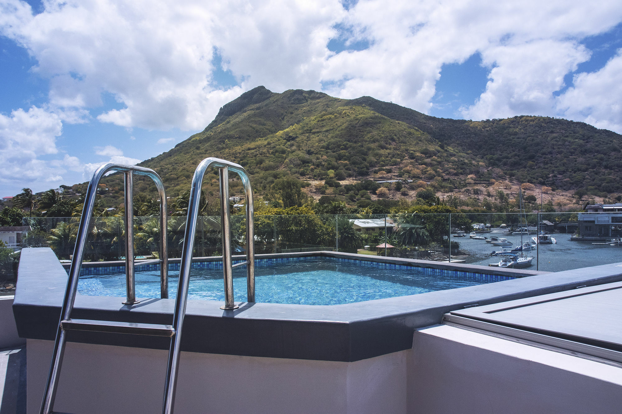 Apartment West Island By Horizon Holidays