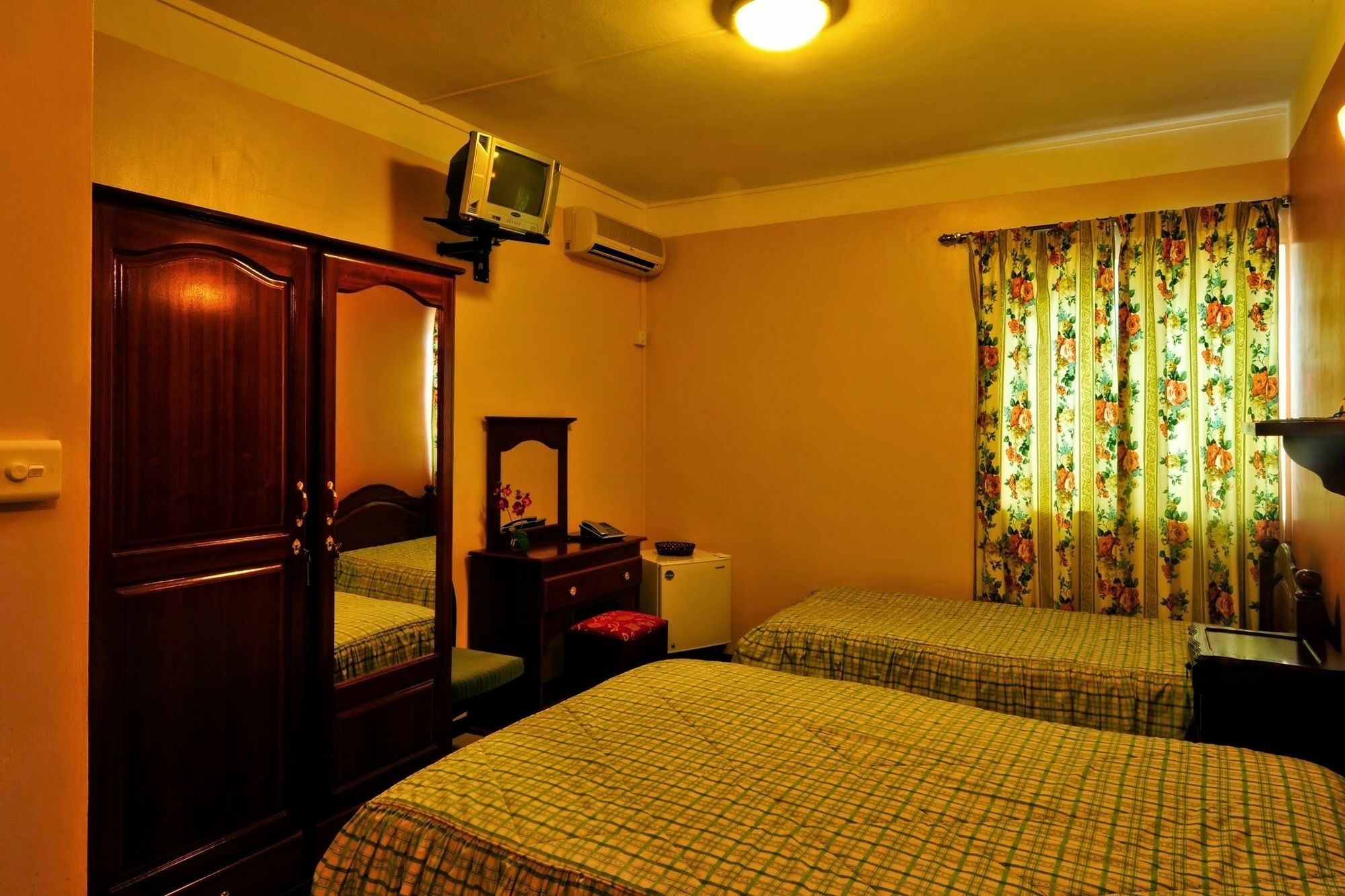 Rayan Tourist Bed & Breakfast 2*