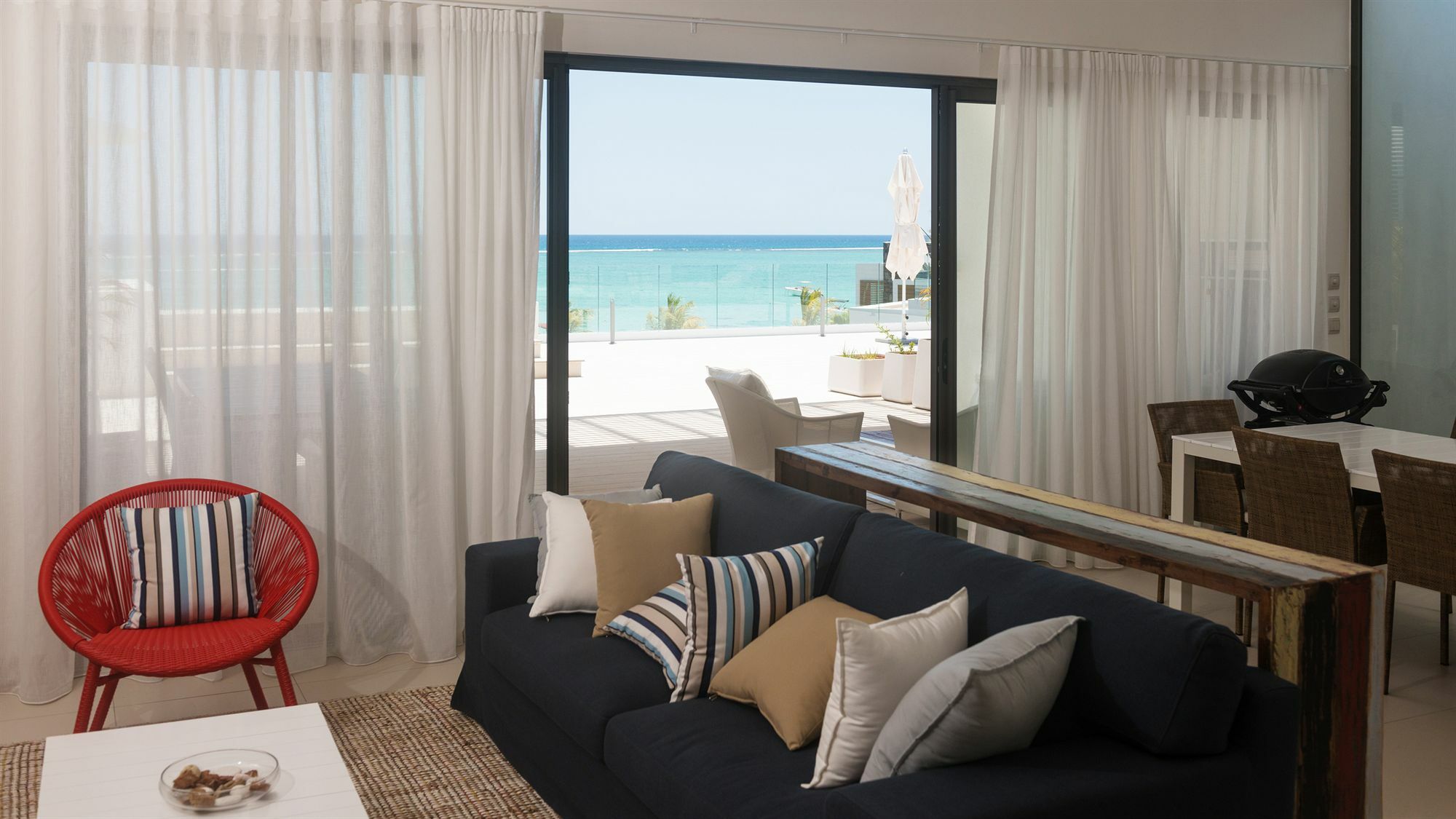 Apartment Cap Ouest: Luxury Beachfront