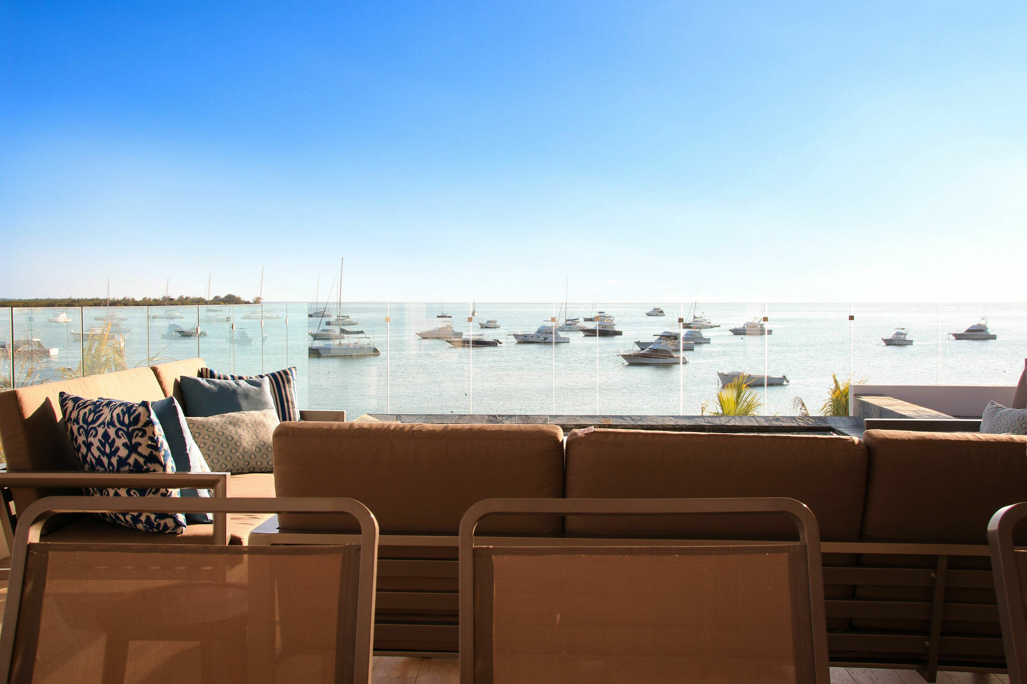 Latitude Luxury Seafront Apartment