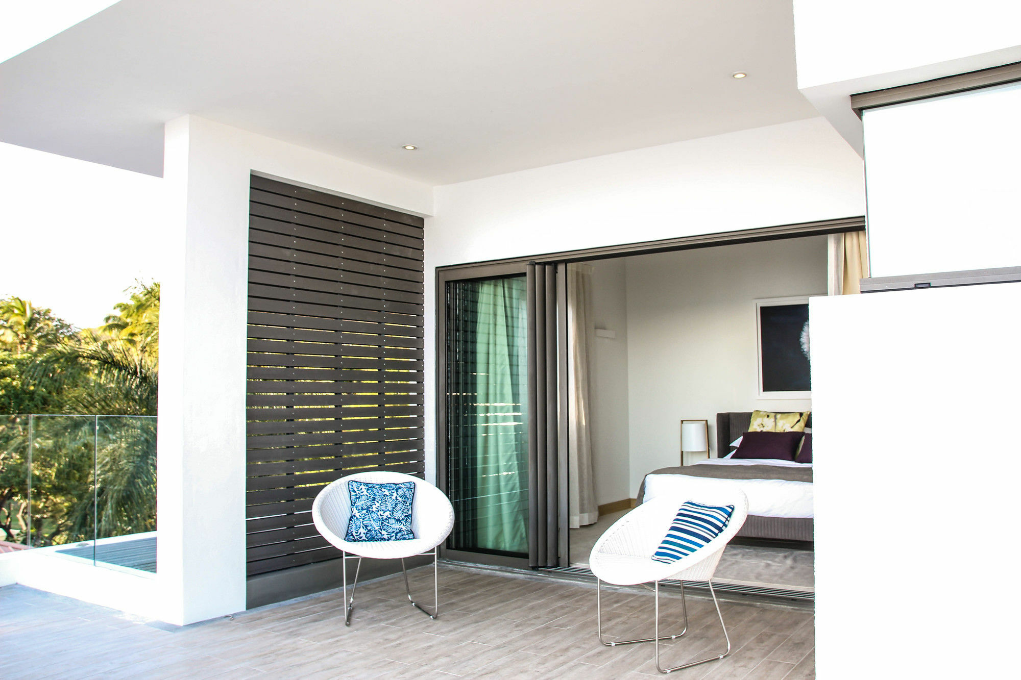 Apartment Latitude Luxury Seafront *