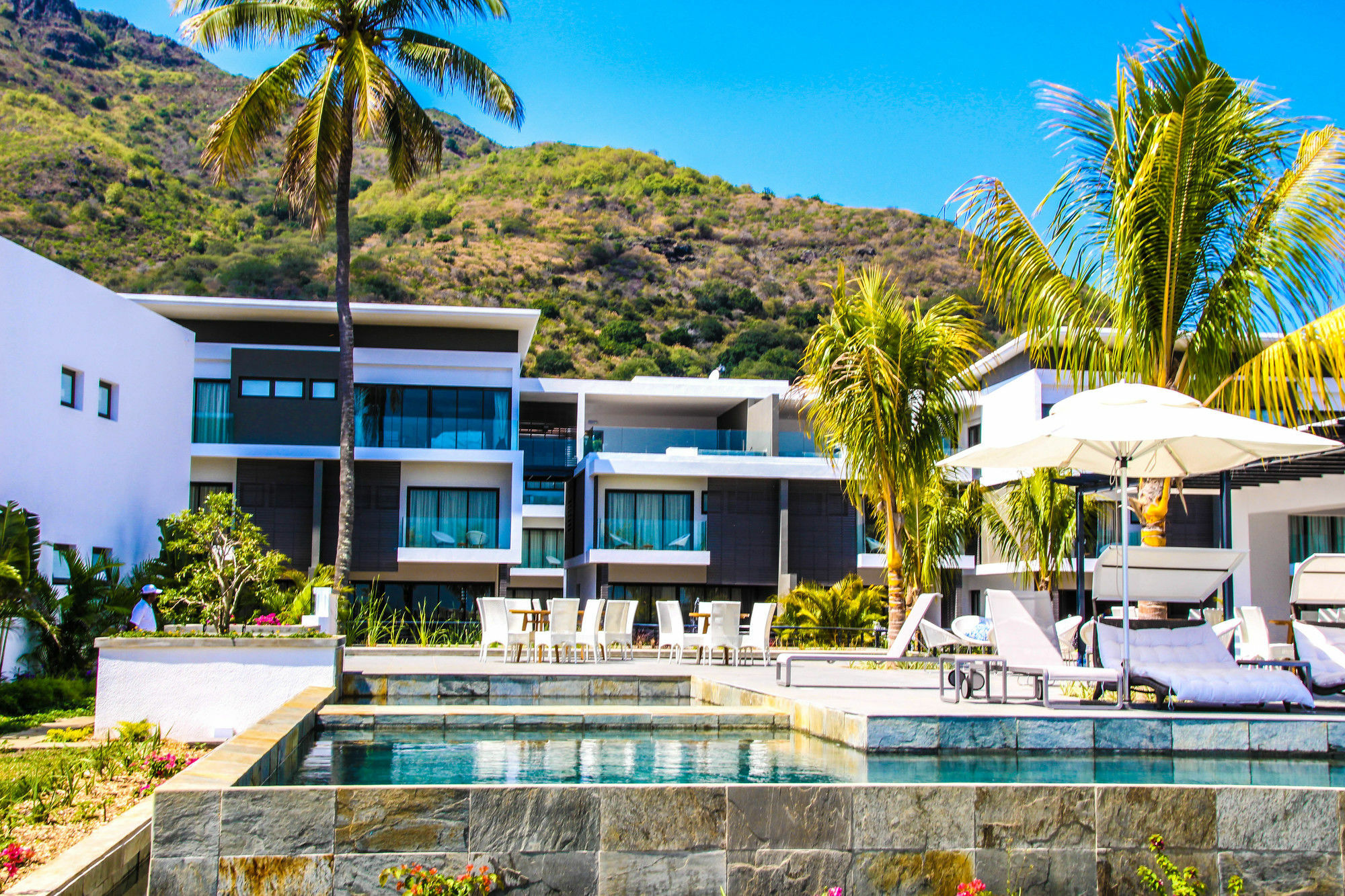 Latitude Luxury Seafront Riviere Noire