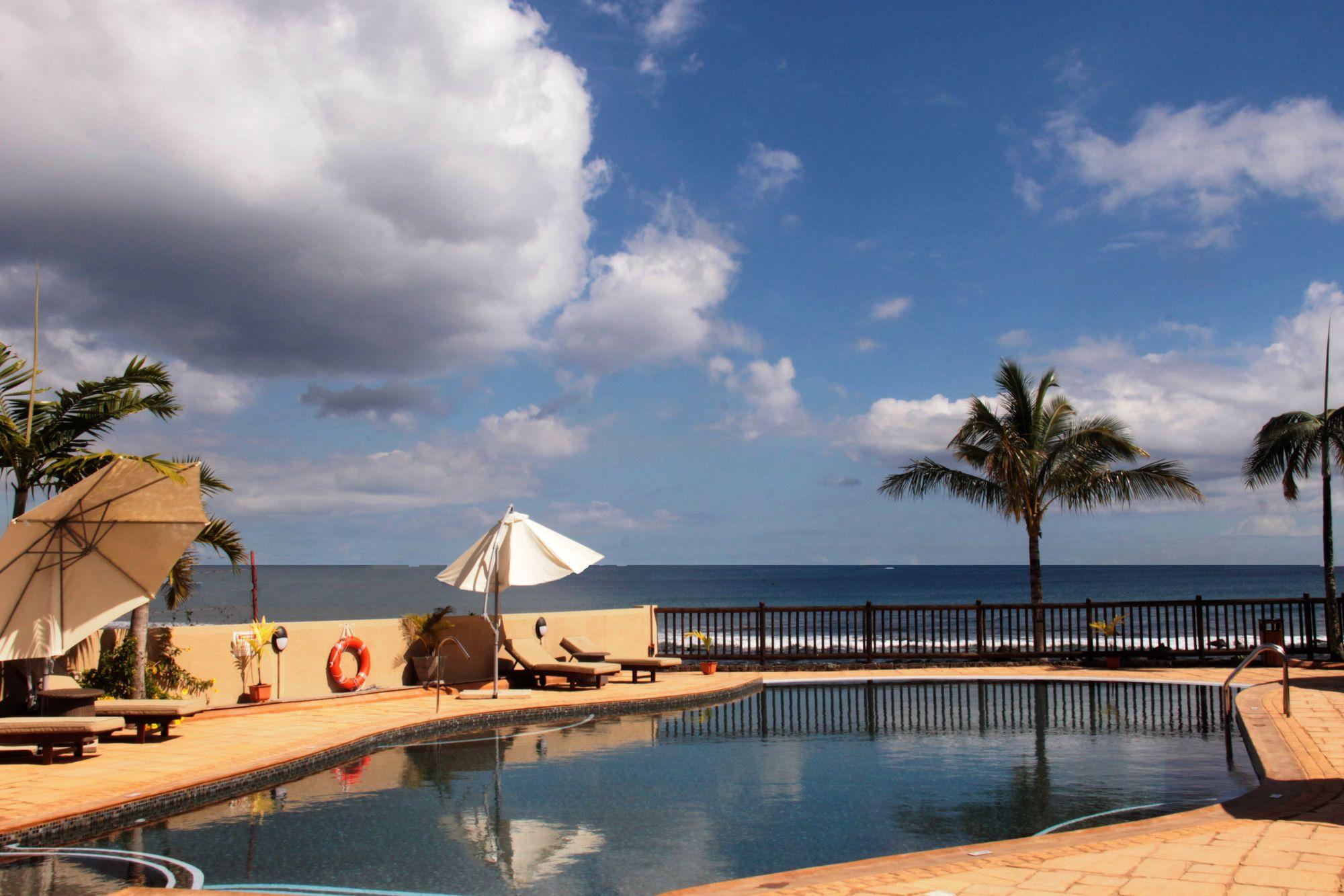 Sunset Reef & Hotel Pointe aux Piments