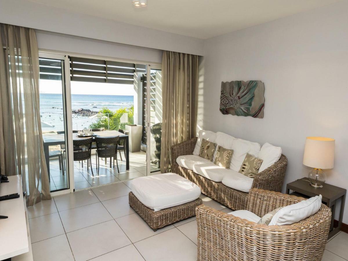 Apartment Beachfront & Pool Serviced With Stunning View - Closest To The Than *