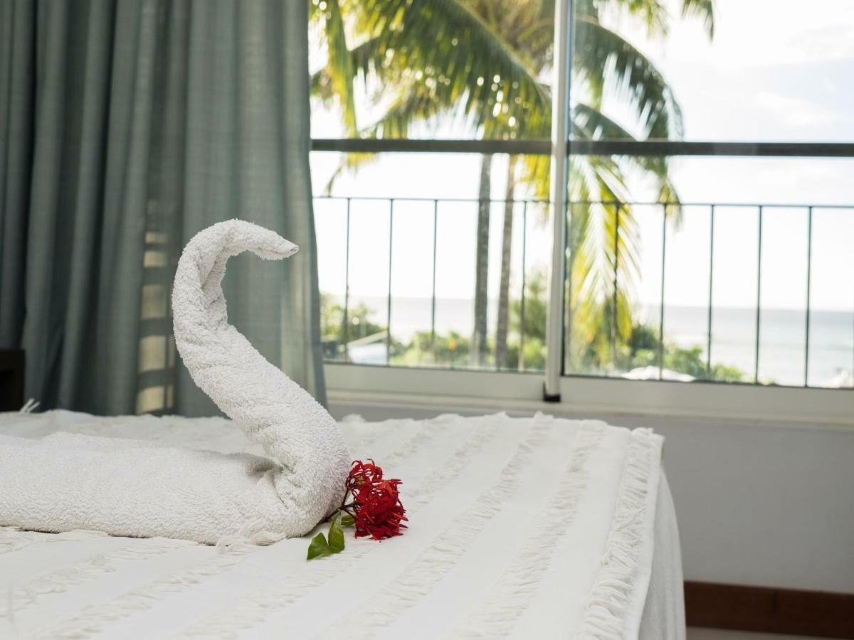 Beachfront & Pool Serviced With Stunning View - Closest To The Than Apartment Triolet