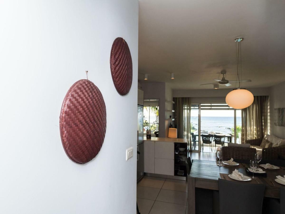 Beachfront & Pool Serviced With Stunning View - Closest To The Than Apartment