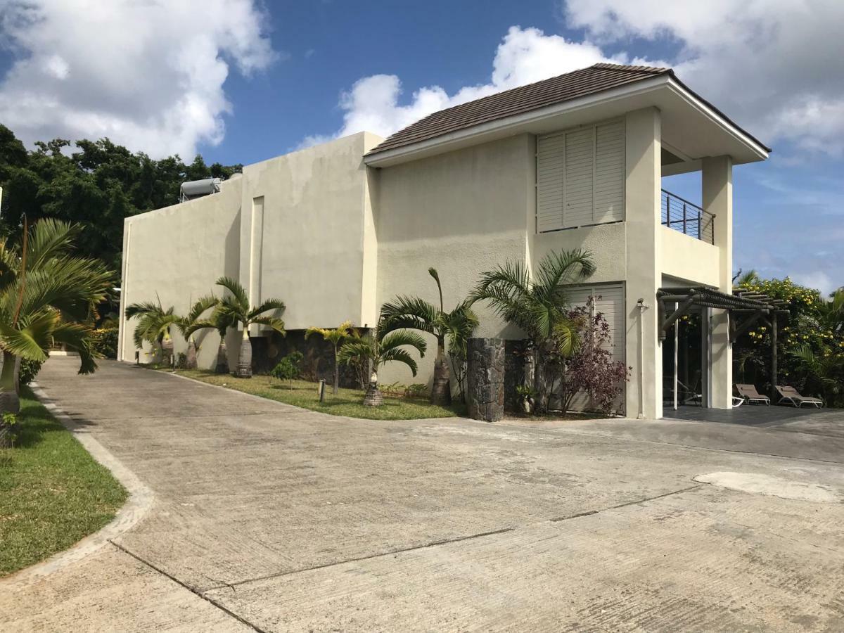 Apartment Bay Complex *