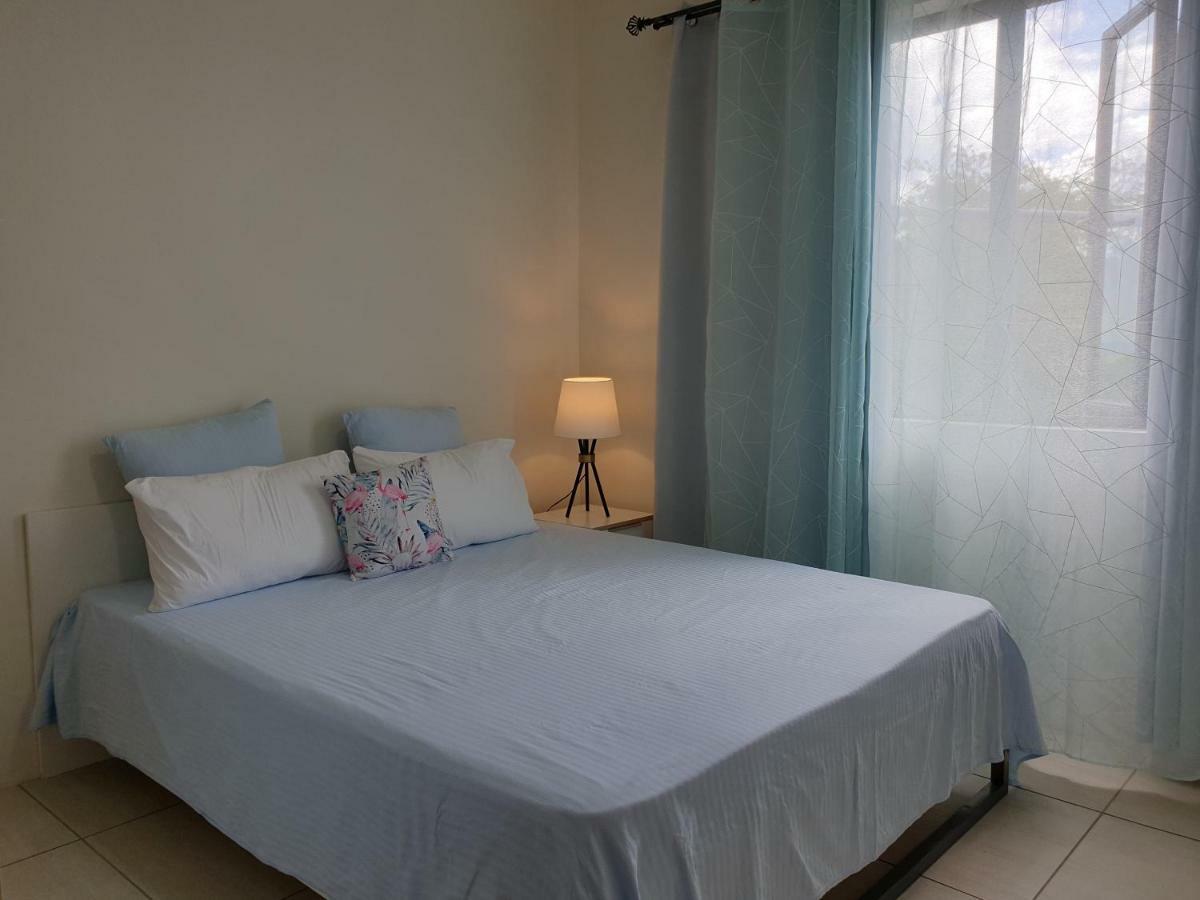 Apartment Westwood Luxury Penthouse With Private Roof Ref 15847 Flic en Flac