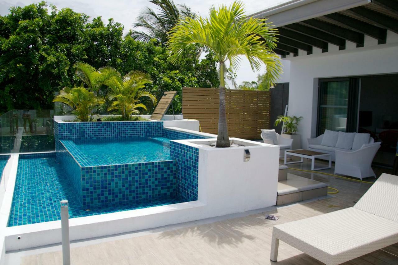 Cap Ouest Beachfront Luxury Penthouse & *