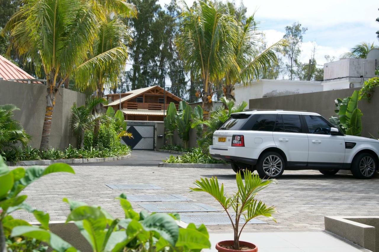 Summer Breeze Beachfront Luxury