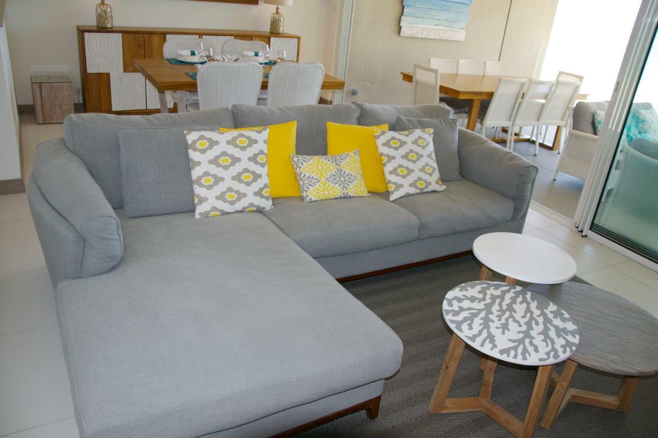 Summer Breeze Beachfront Luxury Apartment *