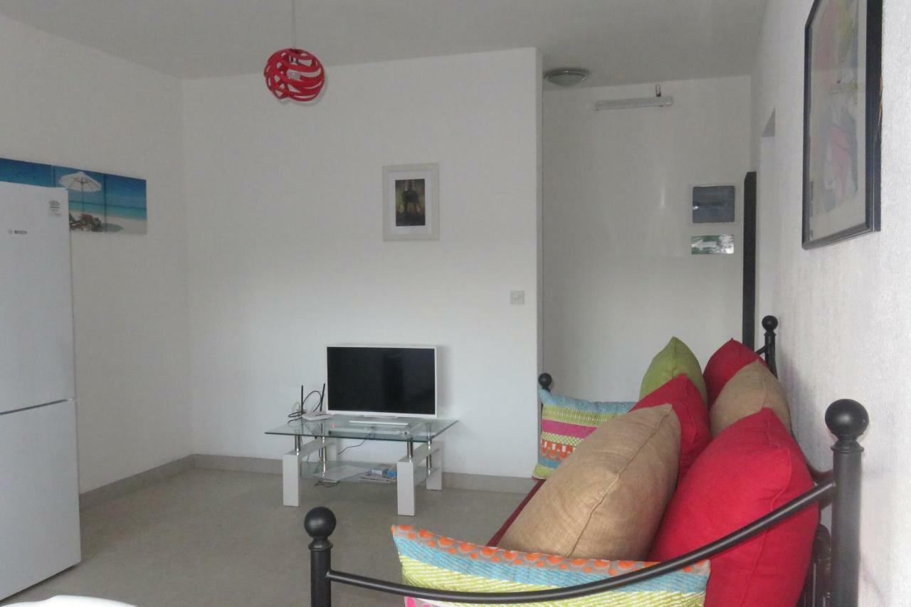 Ibis Tourist 1 *