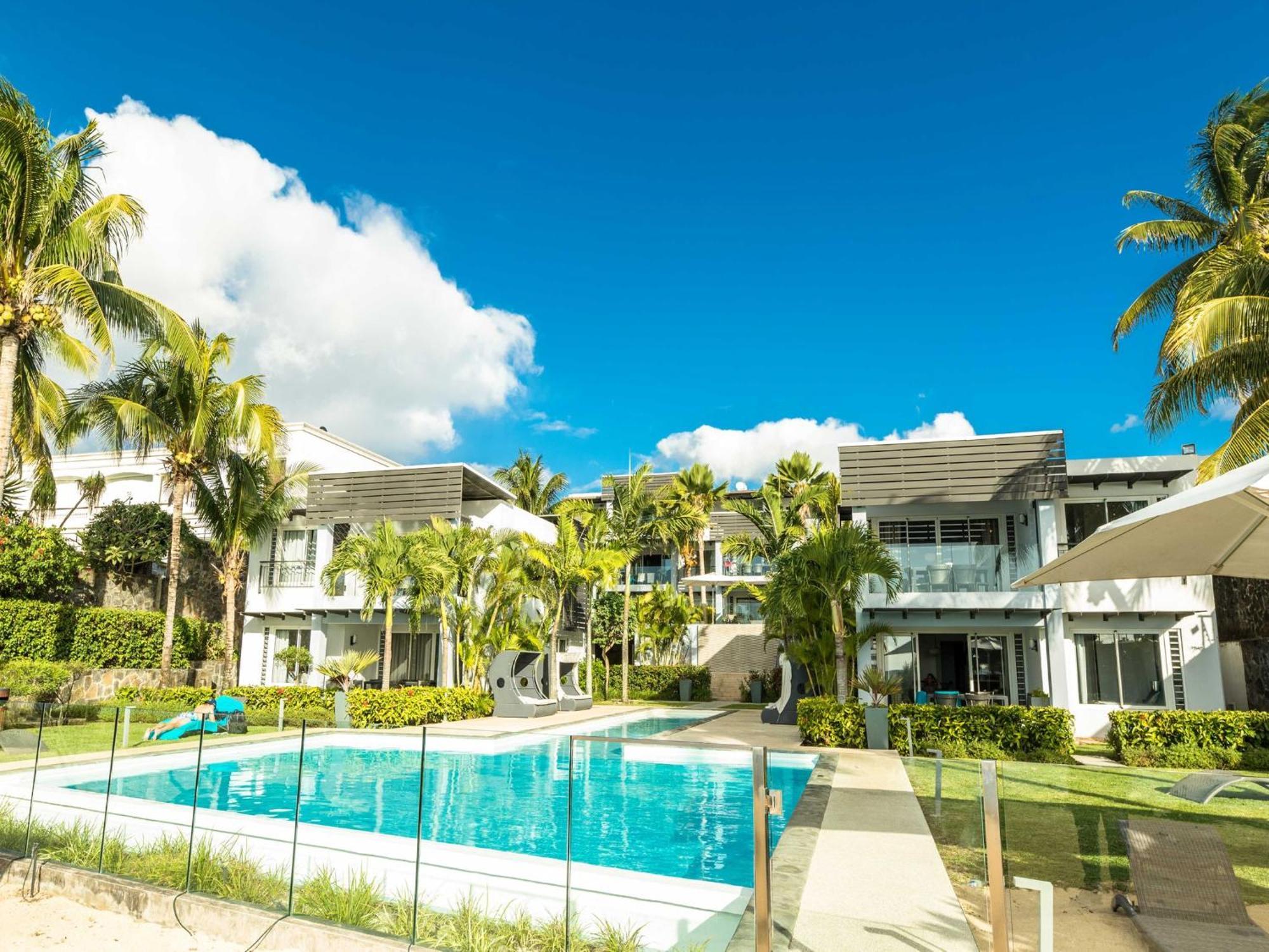 Beachfront & Pool Serviced With Stunning View - Closest To The Than Apartment *