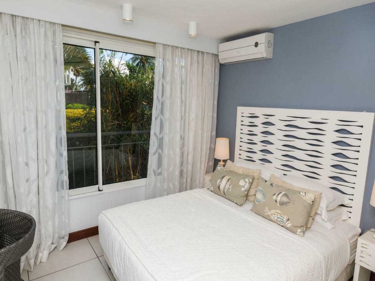 Apartment Beachfront & Pool Serviced With Stunning View - Closest To The Than