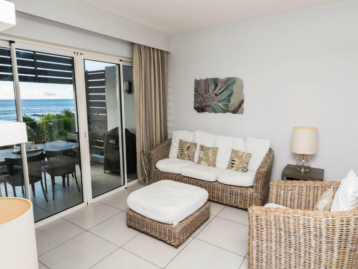 Beachfront & Pool Serviced With Stunning View - Closest To The Than Apartment Triolet