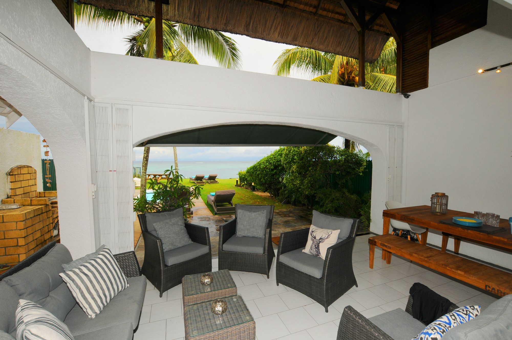 Caro's Beachfront Trou aux Biches
