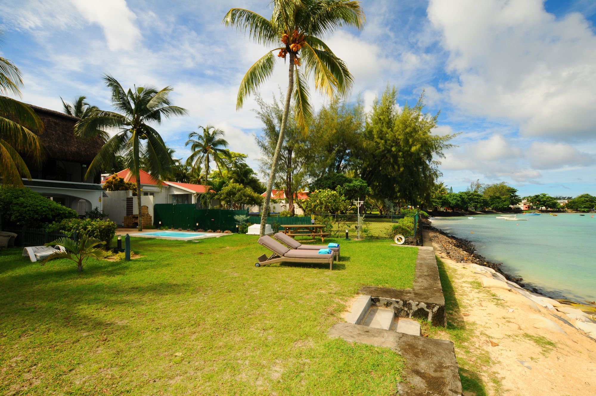 Caro's Beachfront Villa *