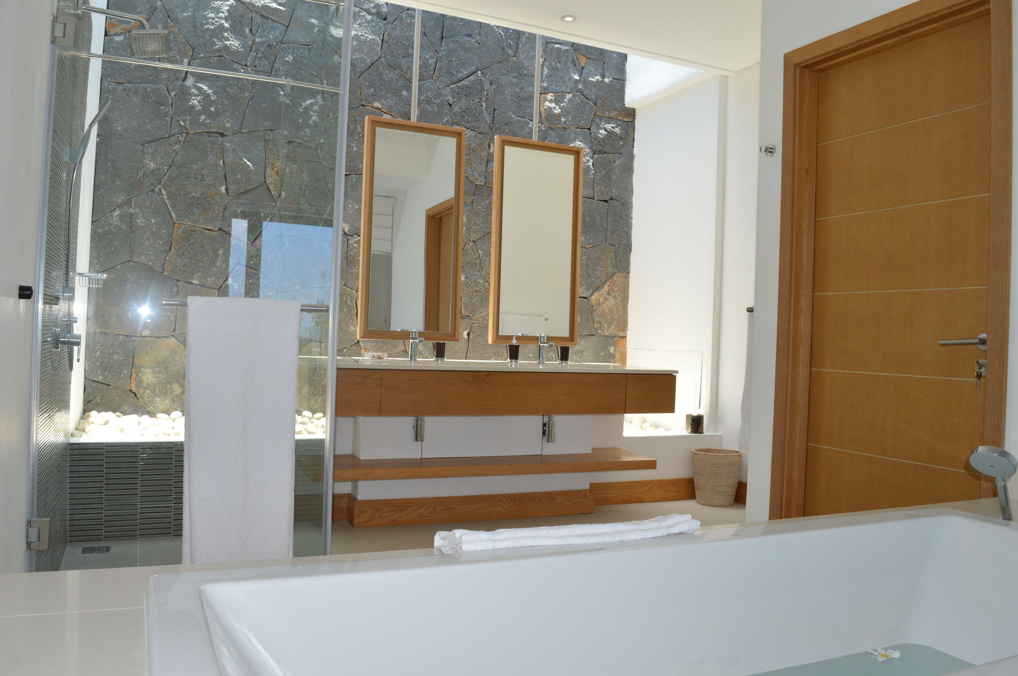 Apartment Rose Des Sables Beachfront