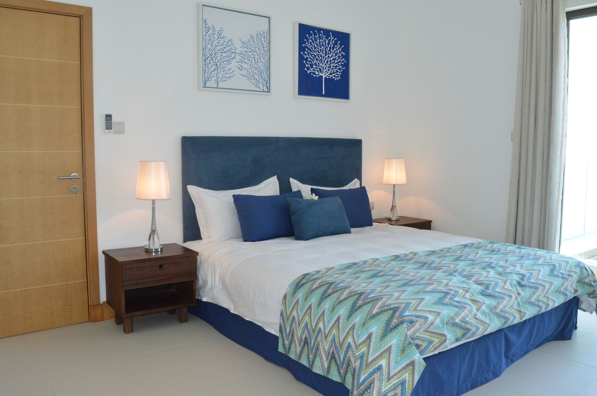 Rose Des Sables Beachfront Apartment