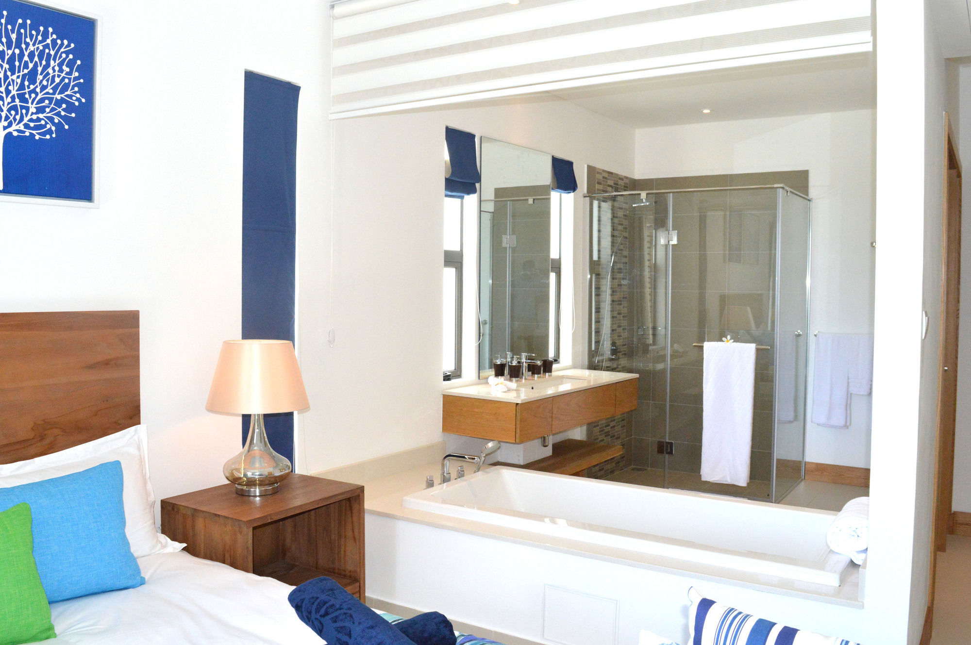 Rose Des Sables Beachfront Apartment *